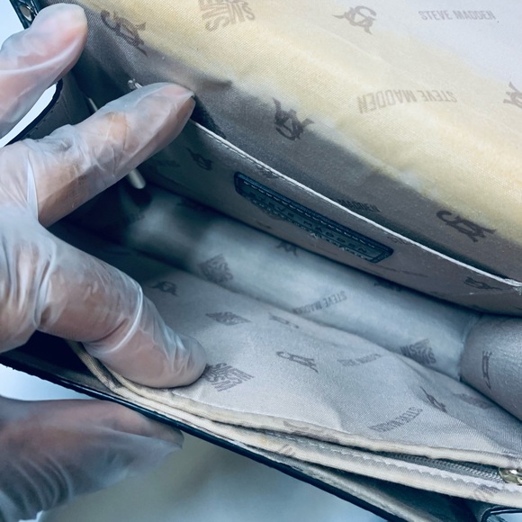 Steve Madden checkered cross body Purse (C+ condition) - Picture 5 of 16